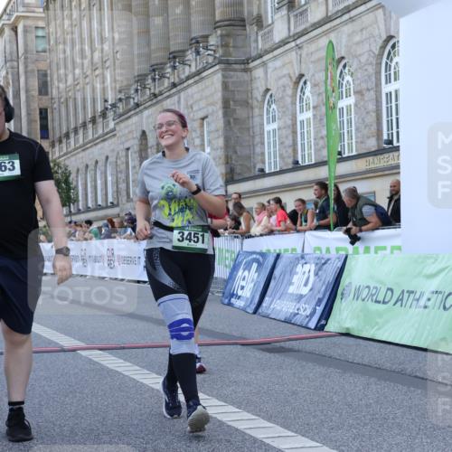 07.09.2025 - BARMER Alsterlauf Strokosch-Dieckow http://msf.ph/oto/8726582 07.09.2025 10:31:39 Ziel 2563, 3324, 3451 meine-sportfotos.de