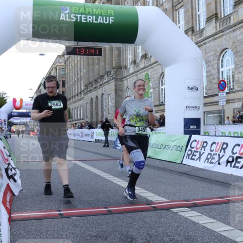 07.09.2025 - BARMER Alsterlauf Strokosch-Dieckow http://msf.ph/oto/8726585 07.09.2025 10:31:39 Ziel 2563, 3324, 3451 meine-sportfotos.de