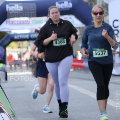 07.09.2025 - BARMER Alsterlauf Strokosch-Dieckow http://msf.ph/oto/8726593 07.09.2025 10:31:57 Ziel 4388, 5537, 5599 meine-sportfotos.de