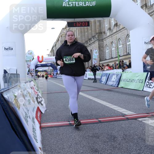 07.09.2025 - BARMER Alsterlauf Strokosch-Dieckow http://msf.ph/oto/8726606 07.09.2025 10:32:01 Ziel 4388, 5537, 5599 meine-sportfotos.de