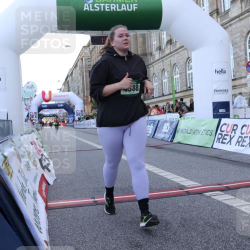 07.09.2025 - BARMER Alsterlauf Strokosch-Dieckow http://msf.ph/oto/8726607 07.09.2025 10:32:02 Ziel 4388, 5537, 5599 meine-sportfotos.de