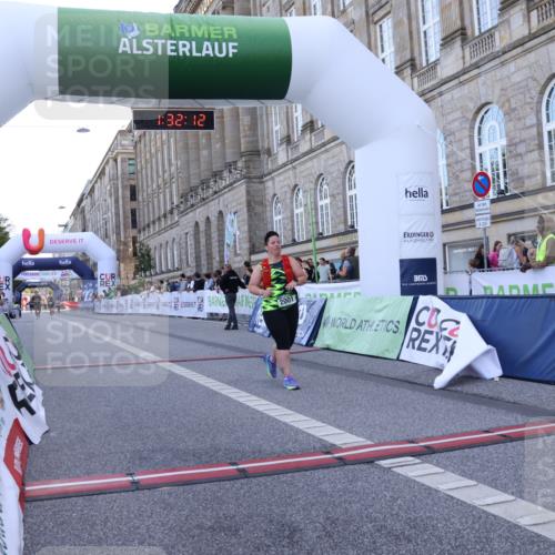 07.09.2025 - BARMER Alsterlauf Strokosch-Dieckow http://msf.ph/oto/8726619 07.09.2025 10:32:11 Ziel 2001 meine-sportfotos.de