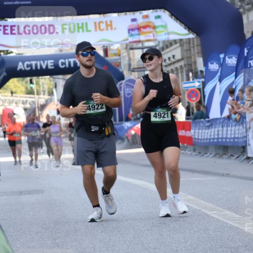07.09.2025 - BARMER Alsterlauf Strokosch-Dieckow http://msf.ph/oto/8726626 07.09.2025 10:32:19 Ziel 4921, 4922 meine-sportfotos.de