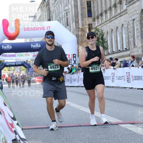 07.09.2025 - BARMER Alsterlauf Strokosch-Dieckow http://msf.ph/oto/8726630 07.09.2025 10:32:25 Ziel 4921, 4922 meine-sportfotos.de
