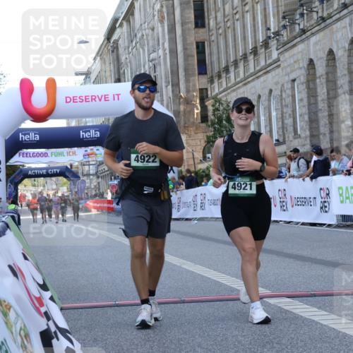 07.09.2025 - BARMER Alsterlauf Strokosch-Dieckow http://msf.ph/oto/8726632 07.09.2025 10:32:25 Ziel 4921, 4922 meine-sportfotos.de