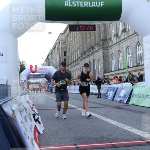07.09.2025 - BARMER Alsterlauf Strokosch-Dieckow http://msf.ph/oto/8726635 07.09.2025 10:32:26 Ziel 4921, 4922 meine-sportfotos.de