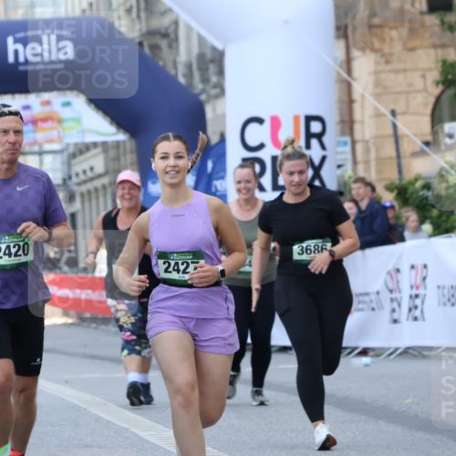 07.09.2025 - BARMER Alsterlauf Strokosch-Dieckow http://msf.ph/oto/8726646 07.09.2025 10:32:42 Ziel 1145, 2420, 2427, 2807, 3686 meine-sportfotos.de