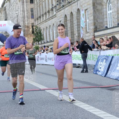 07.09.2025 - BARMER Alsterlauf Strokosch-Dieckow http://msf.ph/oto/8726655 07.09.2025 10:32:45 Ziel 1145, 2420, 2427, 2635, 3686 meine-sportfotos.de