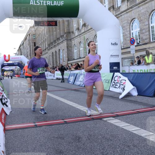 07.09.2025 - BARMER Alsterlauf Strokosch-Dieckow http://msf.ph/oto/8726660 07.09.2025 10:32:46 Ziel 1145, 2420, 2427, 2635, 3686 meine-sportfotos.de
