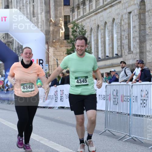 07.09.2025 - BARMER Alsterlauf Strokosch-Dieckow http://msf.ph/oto/8726712 07.09.2025 10:34:15 Ziel 4345, 4346 meine-sportfotos.de