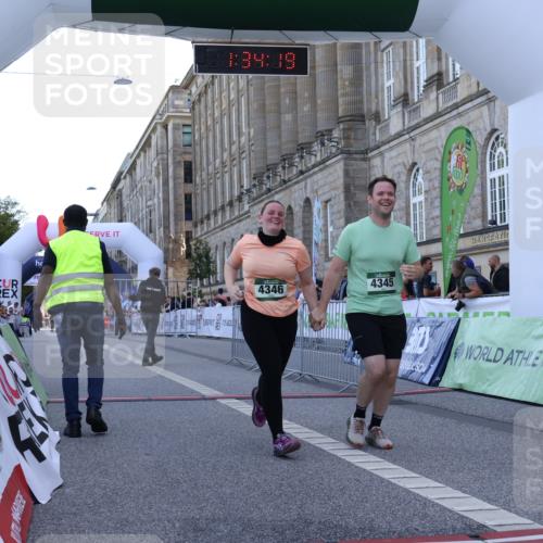 07.09.2025 - BARMER Alsterlauf Strokosch-Dieckow http://msf.ph/oto/8726720 07.09.2025 10:34:17 Ziel 4345, 4346 meine-sportfotos.de
