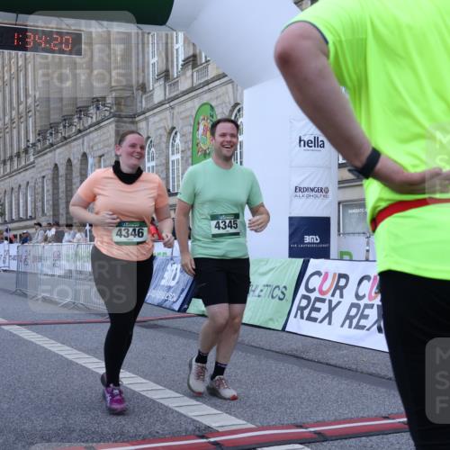 07.09.2025 - BARMER Alsterlauf Strokosch-Dieckow http://msf.ph/oto/8726722 07.09.2025 10:34:18 Ziel 4345, 4346 meine-sportfotos.de