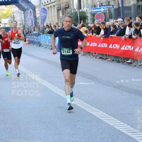 07.09.2025 - BARMER Alsterlauf Strokosch-Dieckow http://msf.ph/oto/8726723 07.09.2025 09:40:28 Ziel 2017, 2583, 2677, 3296, 4005, 4305, 4307, 4498, 5143, 5210, 5392, 5525, 5528, 5635, 6104, 6307, 8232, 8424, 8435, 8455 meine-sportfotos.de