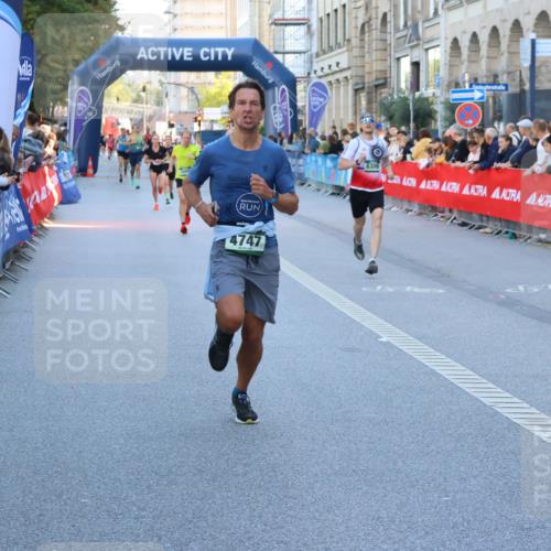07.09.2025 - BARMER Alsterlauf Strokosch-Dieckow http://msf.ph/oto/8726776 07.09.2025 09:40:10 Ziel 2017, 2358, 2680, 2914, 3673, 3979, 4005, 5142, 5243, 5785, 6040, 6212, 8173, 8337 meine-sportfotos.de