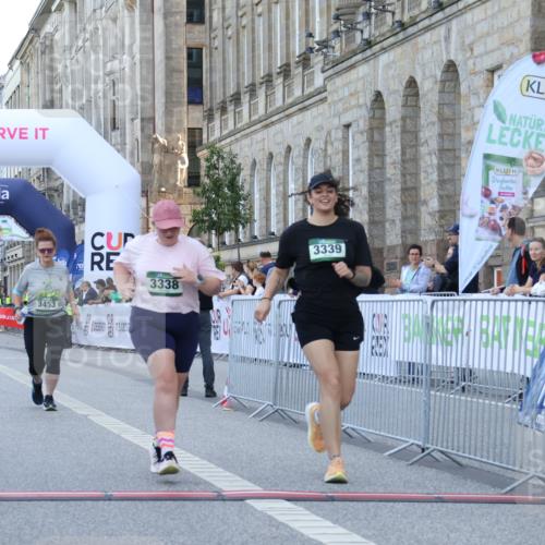 07.09.2025 - BARMER Alsterlauf Strokosch-Dieckow http://msf.ph/oto/8726816 07.09.2025 10:37:31 Ziel 3338, 3339, 3453 meine-sportfotos.de
