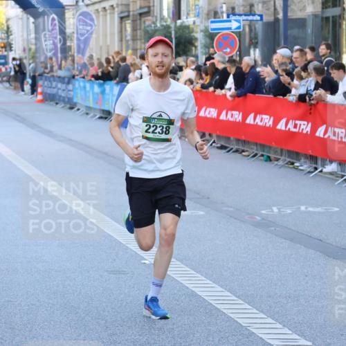 07.09.2025 - BARMER Alsterlauf Strokosch-Dieckow http://msf.ph/oto/8726910 07.09.2025 09:38:56 Ziel 2083, 3380, 3598, 3633, 3670, 4521, 4526, 4676, 4695, 4798, 5080, 5209, 5790, 5964, 5965, 5995, 6172, 6209, 6308, 8343 meine-sportfotos.de