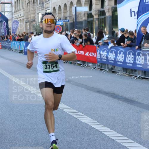 07.09.2025 - BARMER Alsterlauf Strokosch-Dieckow http://msf.ph/oto/8726952 07.09.2025 09:37:59 Ziel 2663, 4312, 4585, 4595, 5157, 5979, 6024, 6197 meine-sportfotos.de