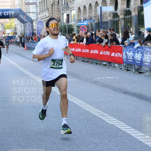 07.09.2025 - BARMER Alsterlauf Strokosch-Dieckow http://msf.ph/oto/8726953 07.09.2025 09:37:59 Ziel 2663, 4312, 4585, 4595, 5157, 5979, 6024, 6197 meine-sportfotos.de