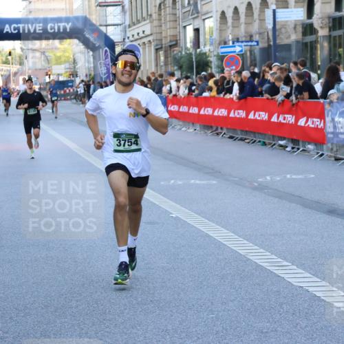 07.09.2025 - BARMER Alsterlauf Strokosch-Dieckow http://msf.ph/oto/8726954 07.09.2025 09:37:59 Ziel 2663, 4312, 4585, 4595, 5157, 5979, 6024, 6197 meine-sportfotos.de