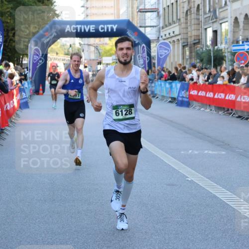 07.09.2025 - BARMER Alsterlauf Strokosch-Dieckow http://msf.ph/oto/8726981 07.09.2025 09:37:20 Ziel 2704, 3118, 4782, 4855, 5976 meine-sportfotos.de