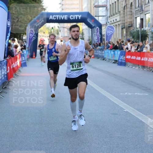 07.09.2025 - BARMER Alsterlauf Strokosch-Dieckow http://msf.ph/oto/8726982 07.09.2025 09:37:19 Ziel 2704, 3118, 4782, 4855, 5976 meine-sportfotos.de