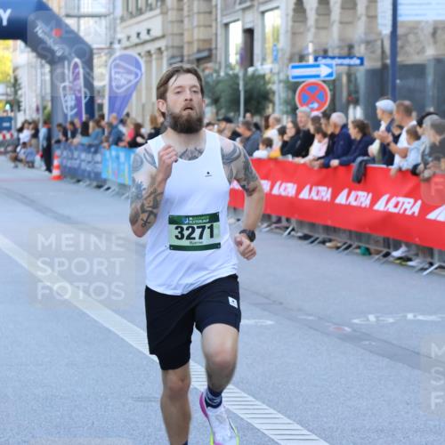 07.09.2025 - BARMER Alsterlauf Strokosch-Dieckow http://msf.ph/oto/8726984 07.09.2025 09:37:13 Ziel 2704, 4782, 4855, 8077, 8221 meine-sportfotos.de