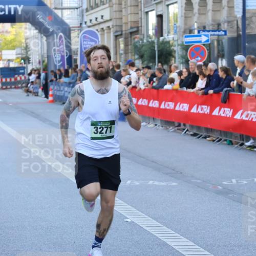 07.09.2025 - BARMER Alsterlauf Strokosch-Dieckow http://msf.ph/oto/8726985 07.09.2025 09:37:13 Ziel 2704, 4782, 4855, 8077, 8221 meine-sportfotos.de