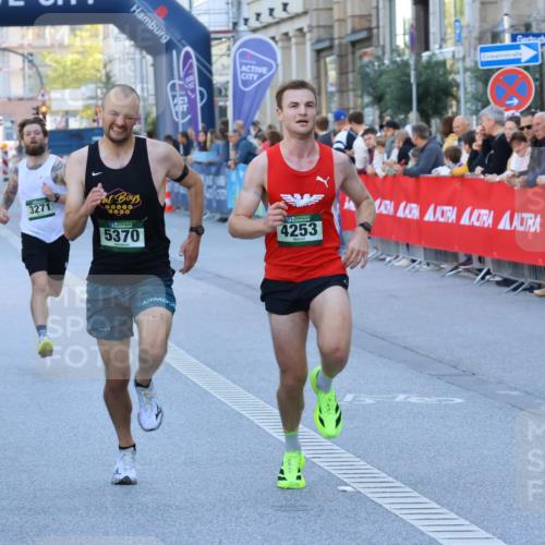 07.09.2025 - BARMER Alsterlauf Strokosch-Dieckow http://msf.ph/oto/8726988 07.09.2025 09:37:10 Ziel 8077, 8221 meine-sportfotos.de