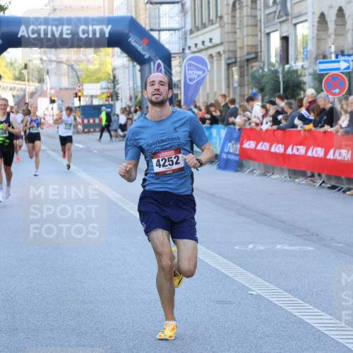 07.09.2025 - BARMER Alsterlauf Strokosch-Dieckow http://msf.ph/oto/8727065 07.09.2025 09:35:47 Ziel 27, 2012, 3417, 3422, 4041, 4614, 4647, 4685, 5354, 5532, 5754 meine-sportfotos.de