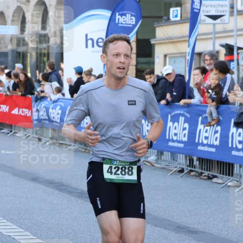 07.09.2025 - BARMER Alsterlauf Strokosch-Dieckow http://msf.ph/oto/8727106 07.09.2025 09:34:50 Ziel 26, 2307, 3514, 4470, 5892, 8081, 8204 meine-sportfotos.de