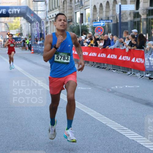 07.09.2025 - BARMER Alsterlauf Strokosch-Dieckow http://msf.ph/oto/8727154 07.09.2025 09:33:46 Ziel 3966, 5747 meine-sportfotos.de