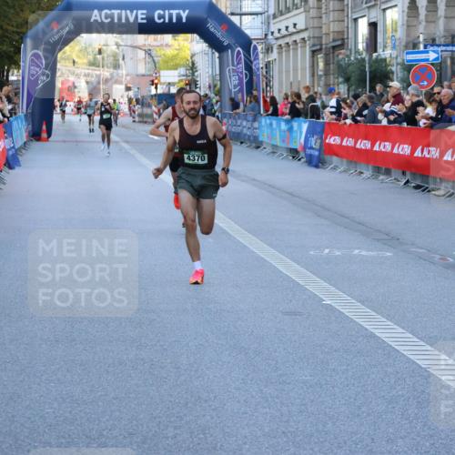 07.09.2025 - BARMER Alsterlauf Strokosch-Dieckow http://msf.ph/oto/8727223 07.09.2025 09:32:02 Ziel 21, 4744, 8354, 8374 meine-sportfotos.de