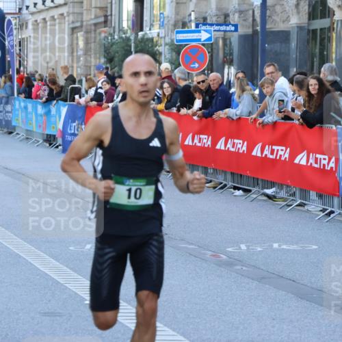 07.09.2025 - BARMER Alsterlauf Strokosch-Dieckow http://msf.ph/oto/8727236 07.09.2025 09:30:46 Ziel 4111 meine-sportfotos.de