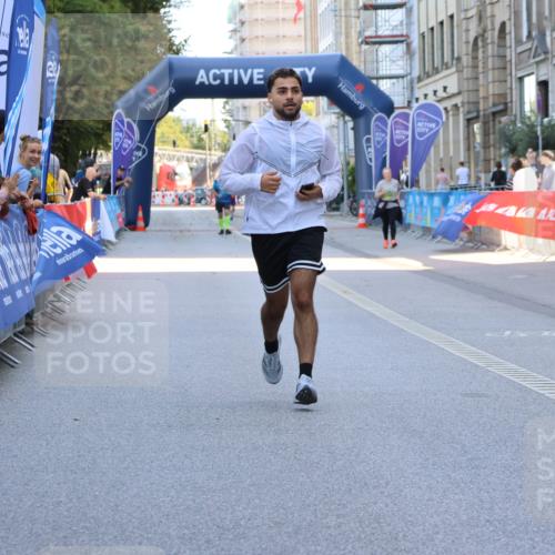 07.09.2025 - BARMER Alsterlauf Strokosch-Dieckow http://msf.ph/oto/8728565 07.09.2025 10:35:10 Ziel 4069, 5841 meine-sportfotos.de