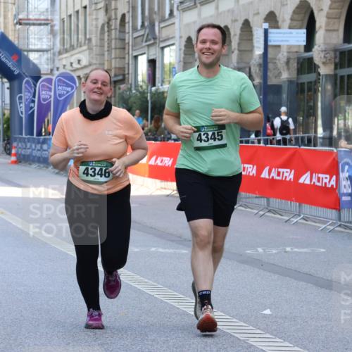 07.09.2025 - BARMER Alsterlauf Strokosch-Dieckow http://msf.ph/oto/8728620 07.09.2025 10:33:53 Ziel 2526 meine-sportfotos.de