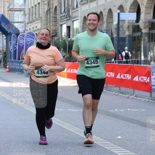 07.09.2025 - BARMER Alsterlauf Strokosch-Dieckow http://msf.ph/oto/8728622 07.09.2025 10:33:52 Ziel 2526 meine-sportfotos.de