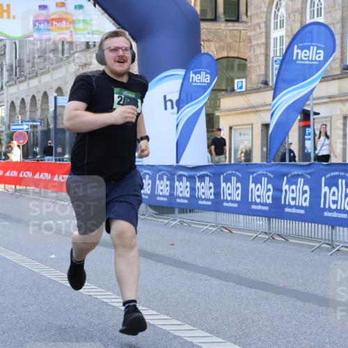 07.09.2025 - BARMER Alsterlauf Strokosch-Dieckow http://msf.ph/oto/8728858 07.09.2025 10:31:24 Ziel 2807, 4921, 4922 meine-sportfotos.de