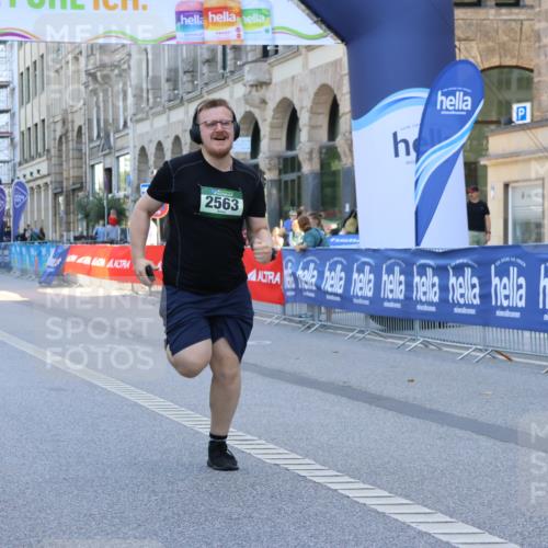 07.09.2025 - BARMER Alsterlauf Strokosch-Dieckow http://msf.ph/oto/8728875 07.09.2025 10:31:23 Ziel 2807, 4921, 4922 meine-sportfotos.de