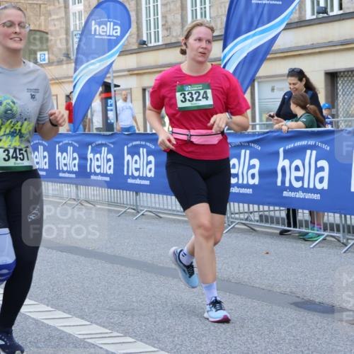 07.09.2025 - BARMER Alsterlauf Strokosch-Dieckow http://msf.ph/oto/8728877 07.09.2025 10:31:19 Ziel 2001, 4921, 4922 meine-sportfotos.de