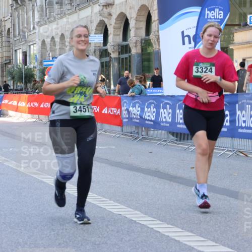07.09.2025 - BARMER Alsterlauf Strokosch-Dieckow http://msf.ph/oto/8728900 07.09.2025 10:31:17 Ziel 2001, 4921, 4922 meine-sportfotos.de