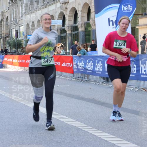 07.09.2025 - BARMER Alsterlauf Strokosch-Dieckow http://msf.ph/oto/8728902 07.09.2025 10:31:17 Ziel 2001, 4921, 4922 meine-sportfotos.de