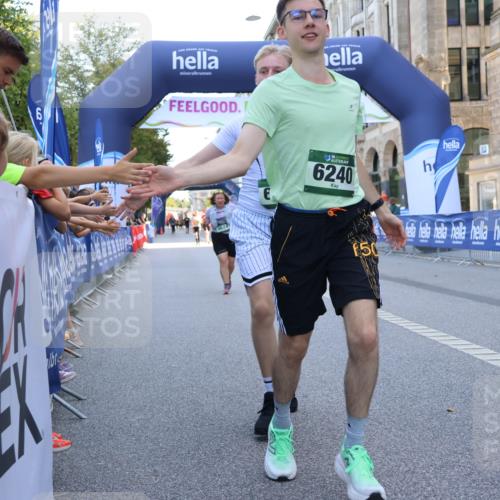 07.09.2025 - BARMER Alsterlauf Strokosch-Dieckow http://msf.ph/oto/8728930 07.09.2025 10:31:02 Ziel 2001, 2563, 4388, 5537, 5599 meine-sportfotos.de