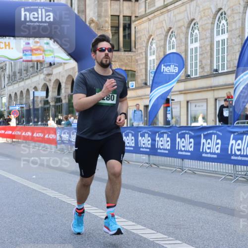 07.09.2025 - BARMER Alsterlauf Strokosch-Dieckow http://msf.ph/oto/8728955 07.09.2025 10:30:35 Ziel 3324, 3451, 6239 meine-sportfotos.de