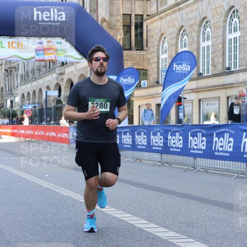07.09.2025 - BARMER Alsterlauf Strokosch-Dieckow http://msf.ph/oto/8728959 07.09.2025 10:30:35 Ziel 3324, 3451, 6239 meine-sportfotos.de
