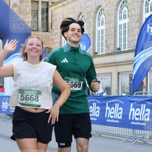 07.09.2025 - BARMER Alsterlauf Strokosch-Dieckow http://msf.ph/oto/8729229 07.09.2025 10:28:25 Ziel 2485, 3542, 3553, 4688, 4689, 4804, 5985 meine-sportfotos.de
