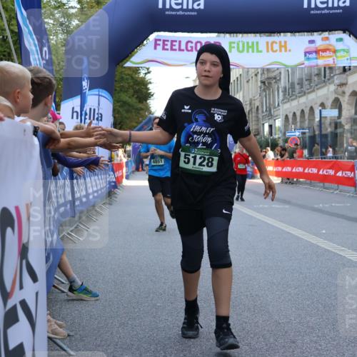 07.09.2025 - BARMER Alsterlauf Strokosch-Dieckow http://msf.ph/oto/8729376 07.09.2025 10:27:45 Ziel 2069, 2070, 2771, 3508, 5097, 5098, 5668, 5669, 6224 meine-sportfotos.de