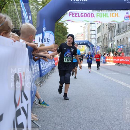 07.09.2025 - BARMER Alsterlauf Strokosch-Dieckow http://msf.ph/oto/8729385 07.09.2025 10:27:44 Ziel 2771, 3508, 5097, 5098, 5668, 5669, 6224 meine-sportfotos.de