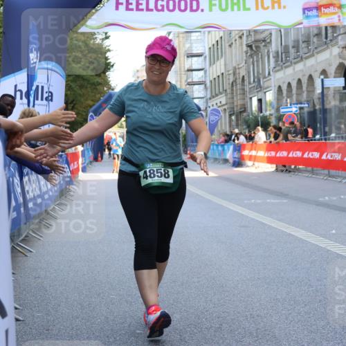 07.09.2025 - BARMER Alsterlauf Strokosch-Dieckow http://msf.ph/oto/8729418 07.09.2025 10:27:29 Ziel 2135, 2136, 2239, 2990, 3746, 4994, 5275, 5276 meine-sportfotos.de