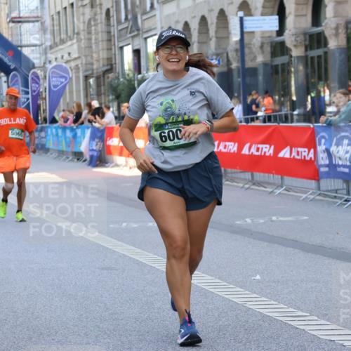 07.09.2025 - BARMER Alsterlauf Strokosch-Dieckow http://msf.ph/oto/8729526 07.09.2025 10:26:59 Ziel 2439, 4851, 5128, 6171, 6301 meine-sportfotos.de