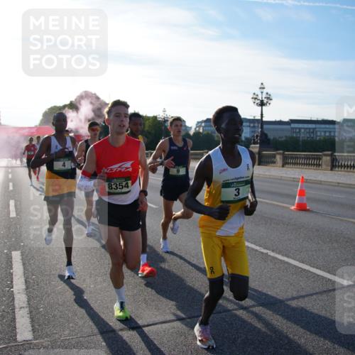 07.09.2025 - BARMER Alsterlauf Yannick Fuchs http://msf.ph/oto/8729686 07.09.2025 08:56:40 Laufen 4, 8354, 2 meine-sportfotos.de